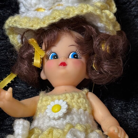 Vintage Crochet Doll Feather Duster Cover  Yellow And White - Picture 4 of 9